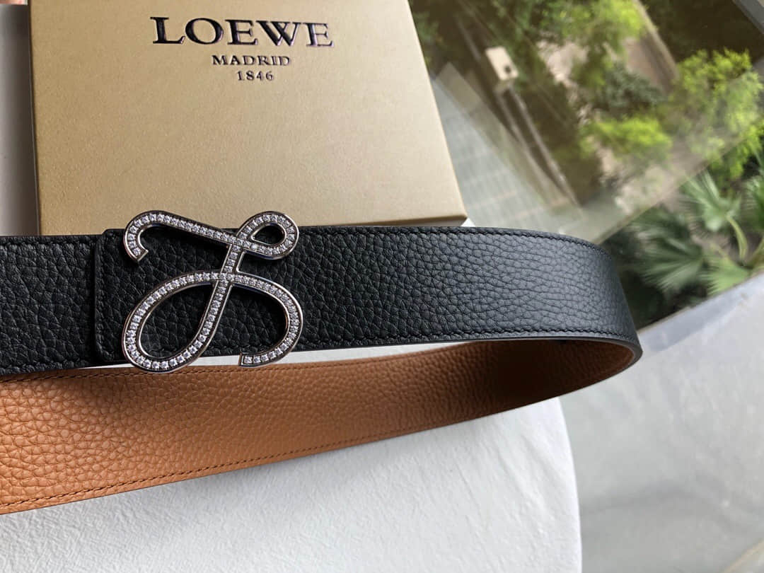 LOEWE罗意威 精钢镶嵌钻金属扣搭配双面荔枝牛皮双面可调式腰带3.8CM
