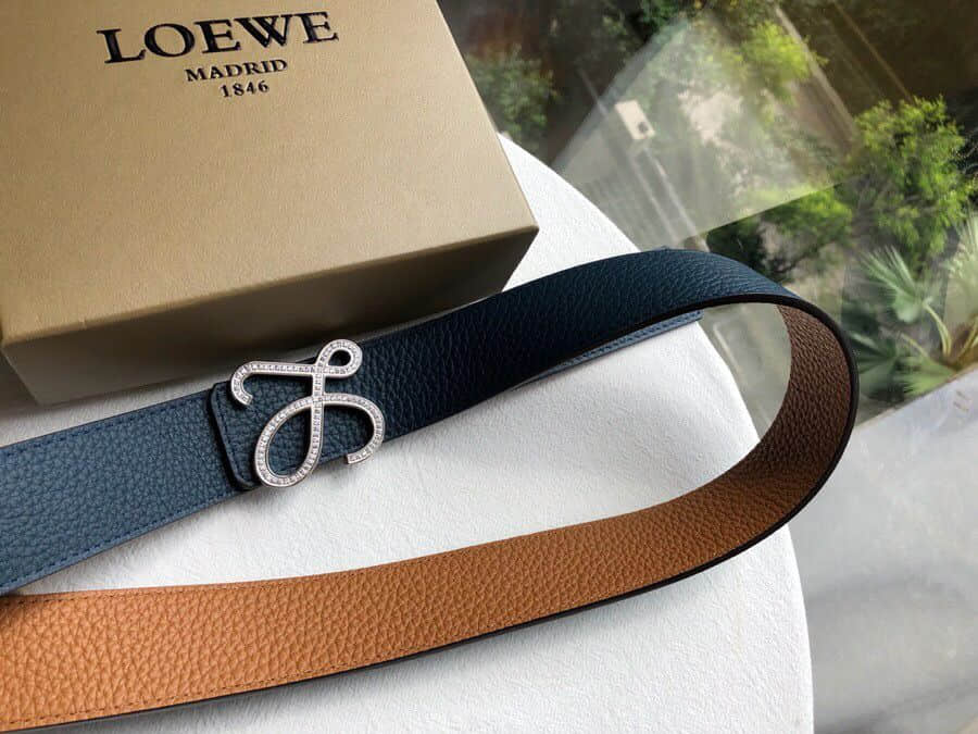 LOEWE罗意威 精钢镶嵌钻金属扣搭配双面荔枝牛皮双面可调式腰带3.8CM
