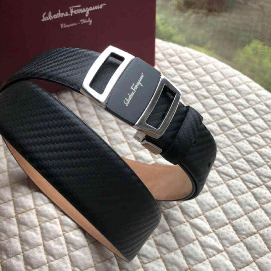 SalvatoreFerragamo菲拉格慕头层牛皮磨砂内里，精钢金属夹扣男士腰带3.5CM