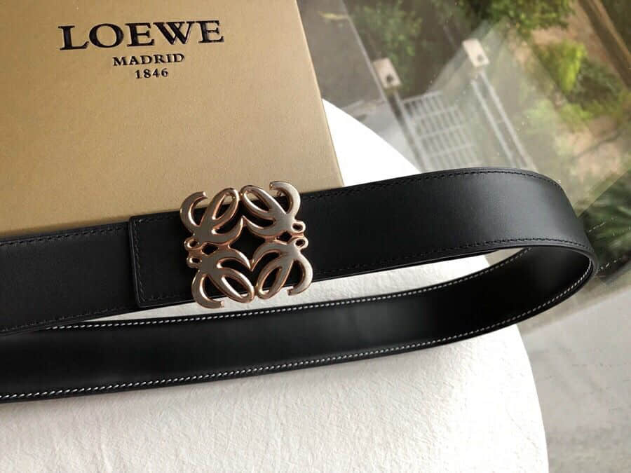 LOEWE罗意威 精钢材质标志金属扣，搭配进口牛皮可双面外用腰带3.8CM