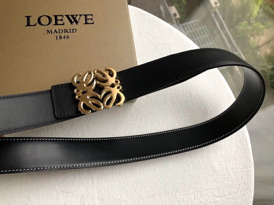 LOEWE罗意威 精钢材质标志金属扣，搭配进口牛皮可双面外用腰带3.8CM