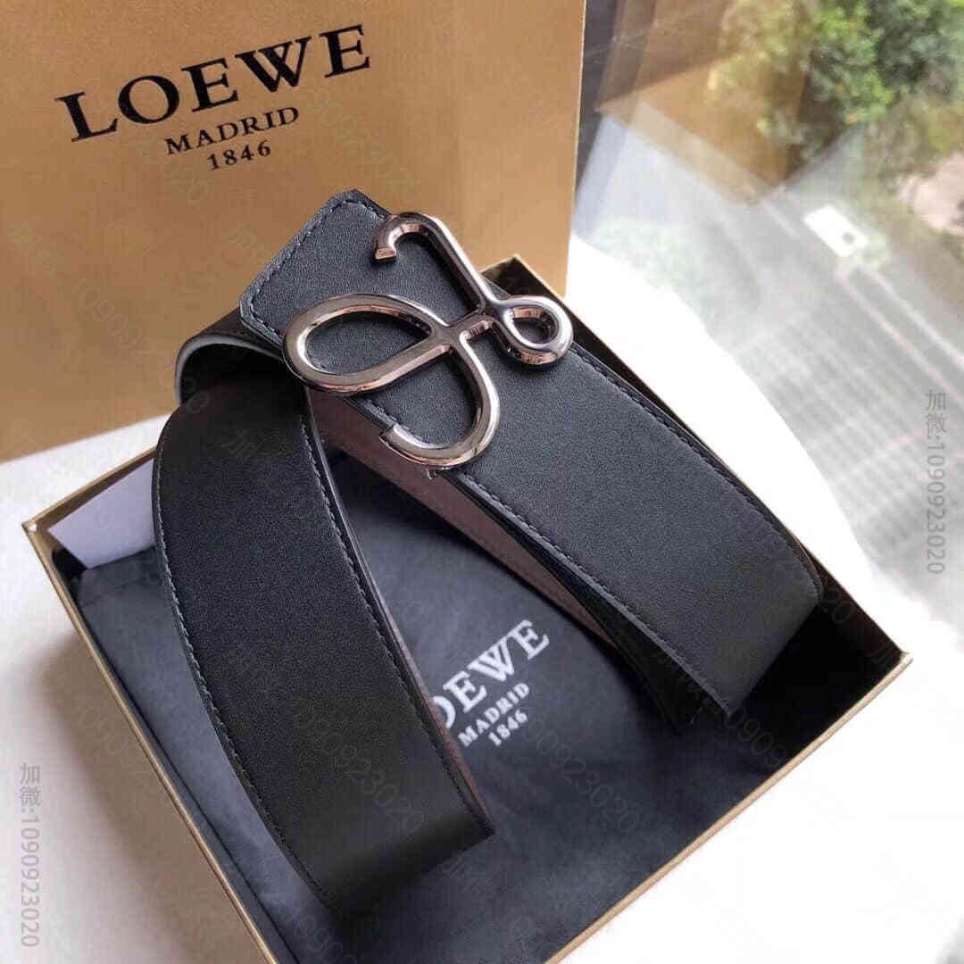 LOEWE罗意威 精钢材质标志金属挂扣，搭配进口牛皮可双面外用腰带3.8CM