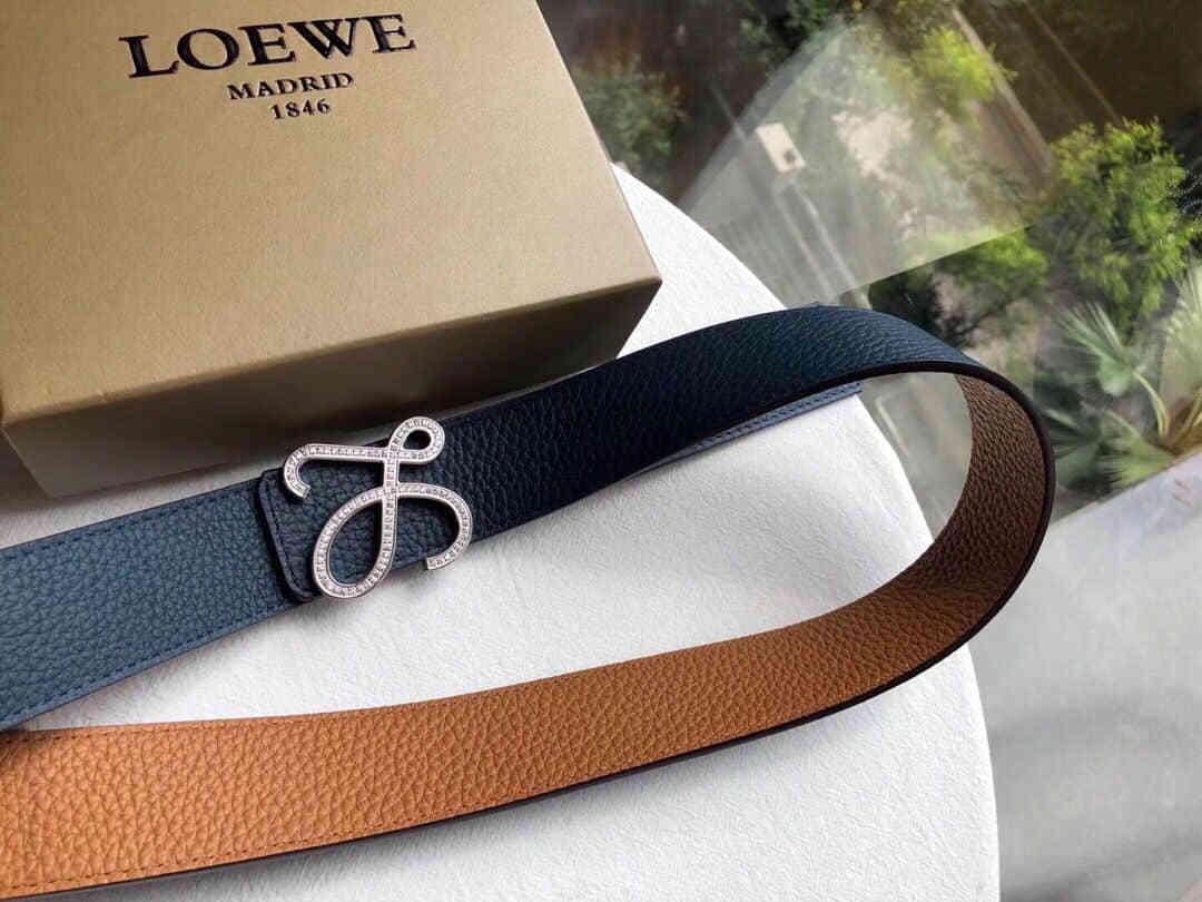 LOEWE罗意威 精钢镶嵌钻金属扣搭配双面荔枝牛皮双面腰带3.8cm