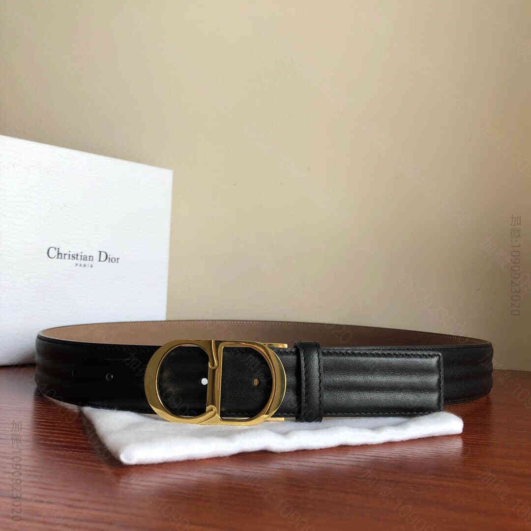 迪奥Dior(法国)专柜款<精钢>CD夹扣头层牛皮精仿鳄鱼皮男款腰带宽度3....
