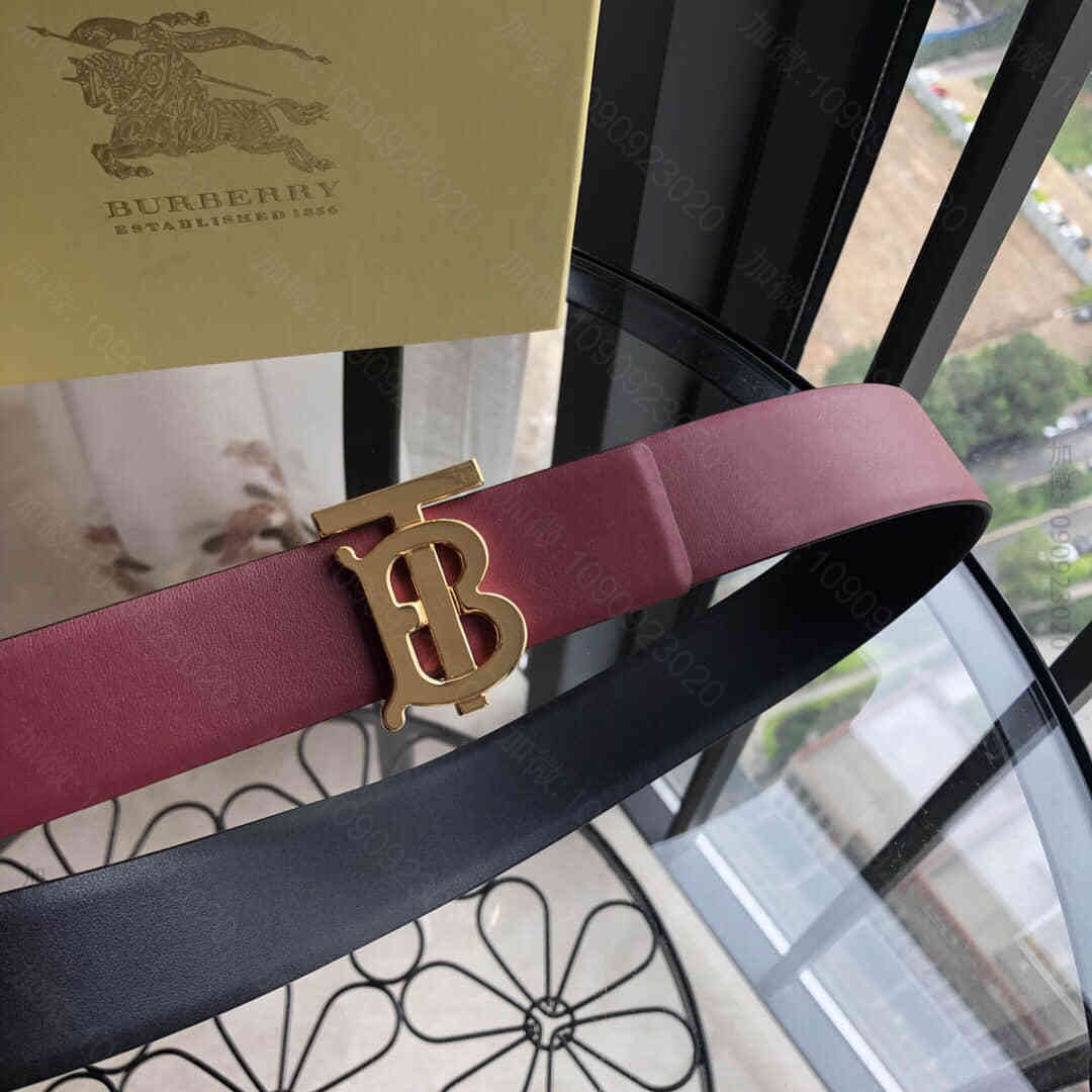 Burberry博柏利 女士30mmTB扣双面用头层牛皮腰带