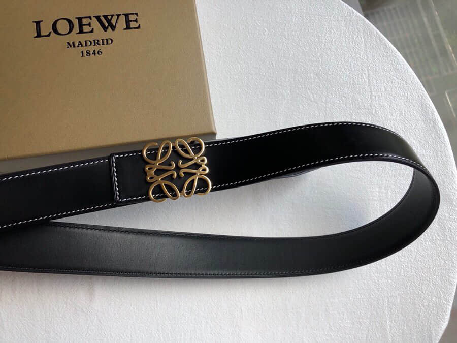 LOEWE罗意威 精钢材质标志金属挂扣进口牛皮可双面外用腰带3.8cm