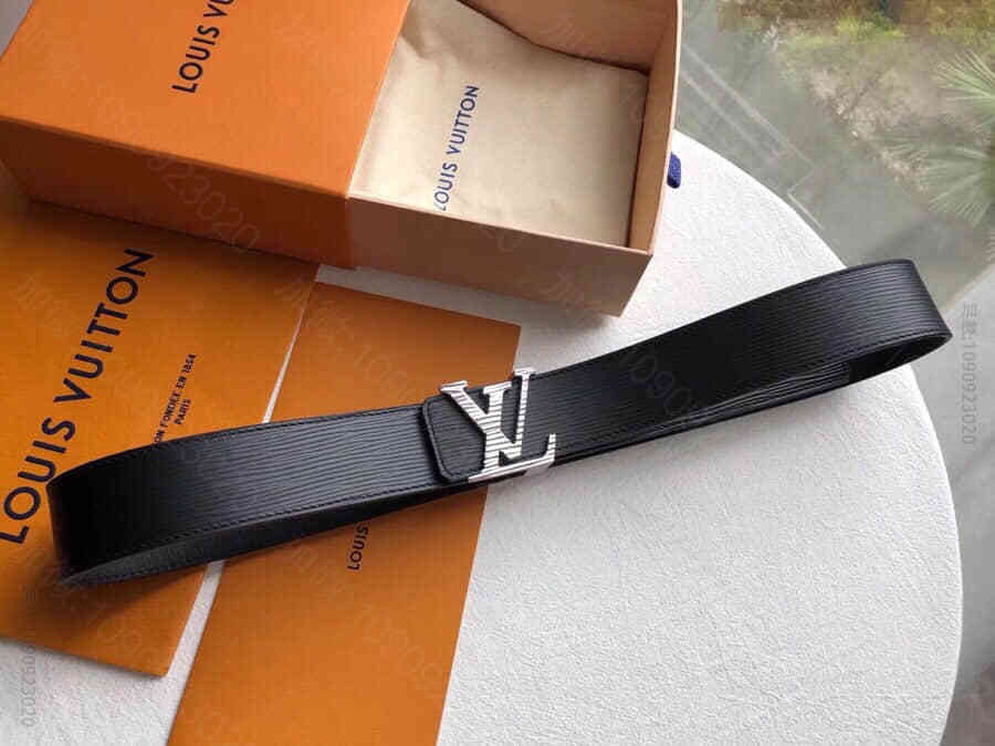 LV Initiales. 40mm黑色水波纹腰带编号:M9229