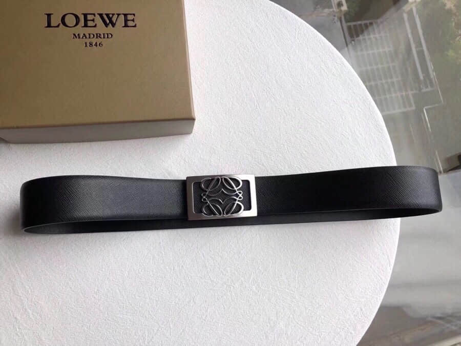 LOEWE罗意威 精钢标志内穿金属扣搭配头层牛皮十字纹理3.8cm男士腰带