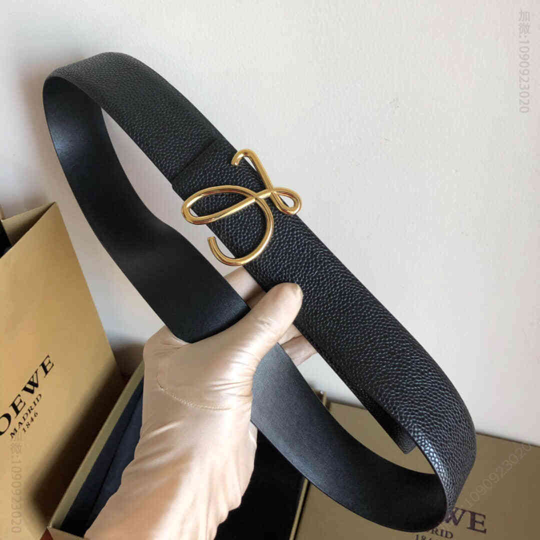 LOEWE罗意威 精钢金属扣头层牛皮珍珠纹理腰带3.8cm