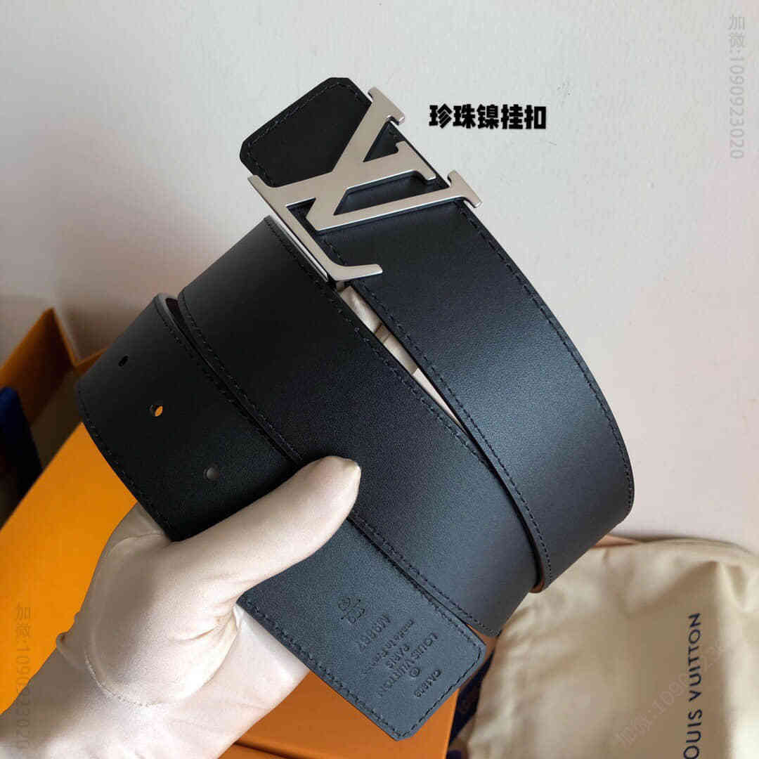 Louis Vuitton 路易威登 标志性的LV Initiales双面腰带