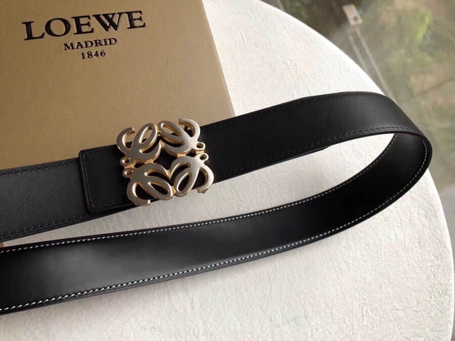 LOEWE罗意威 精钢材质标志金属扣，搭配进口牛皮可双面外用腰带