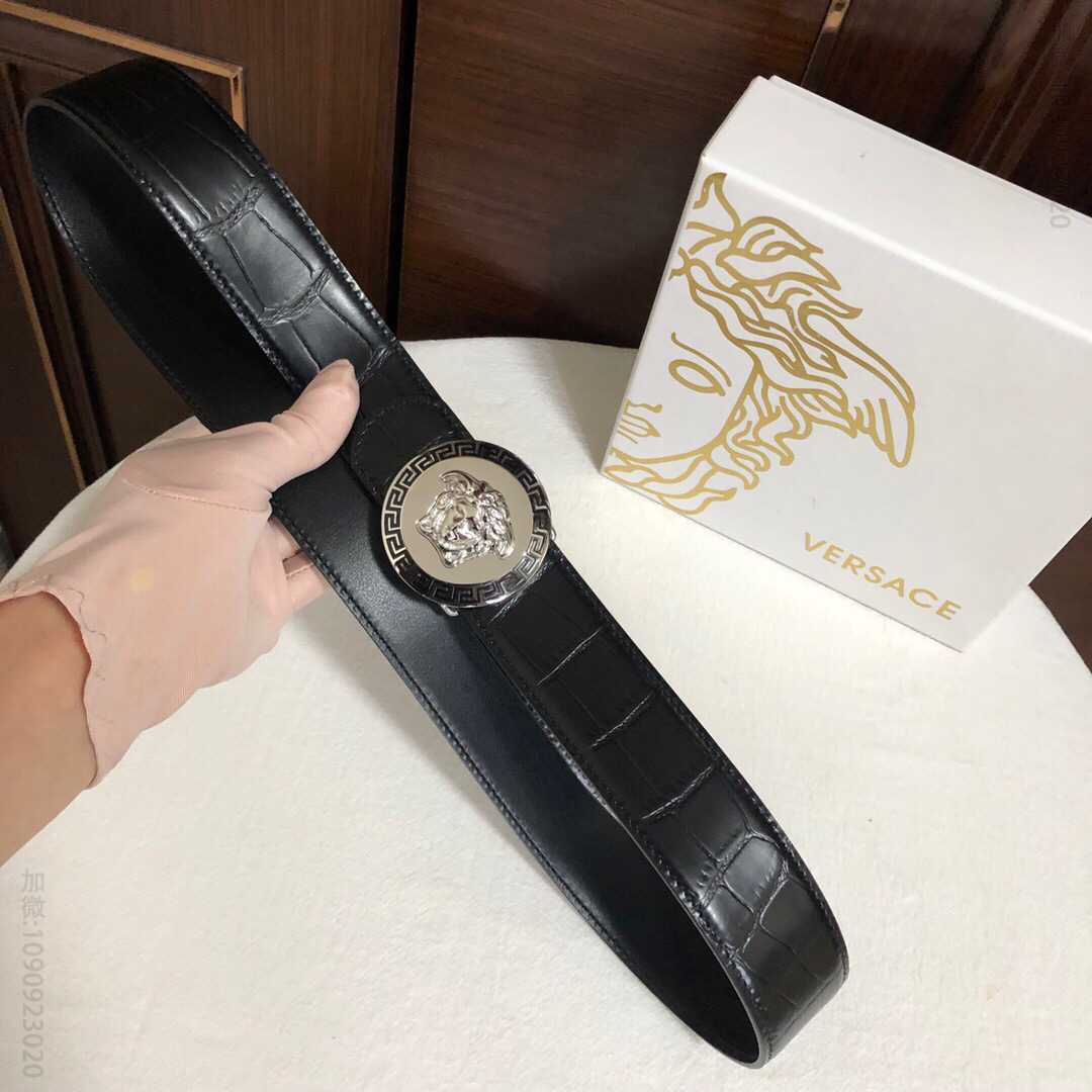 VERSACE范思哲男士头层牛皮压印鳄鱼纹理，搭配精钢美杜莎头像金属挂扣腰带3.8cm