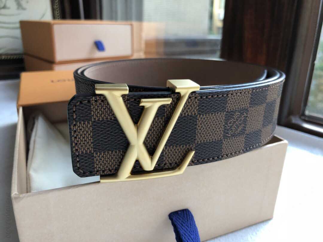 Louis vuitton路易威登 进口皮表面印上了Monogram独有印花40mm腰带 M67525