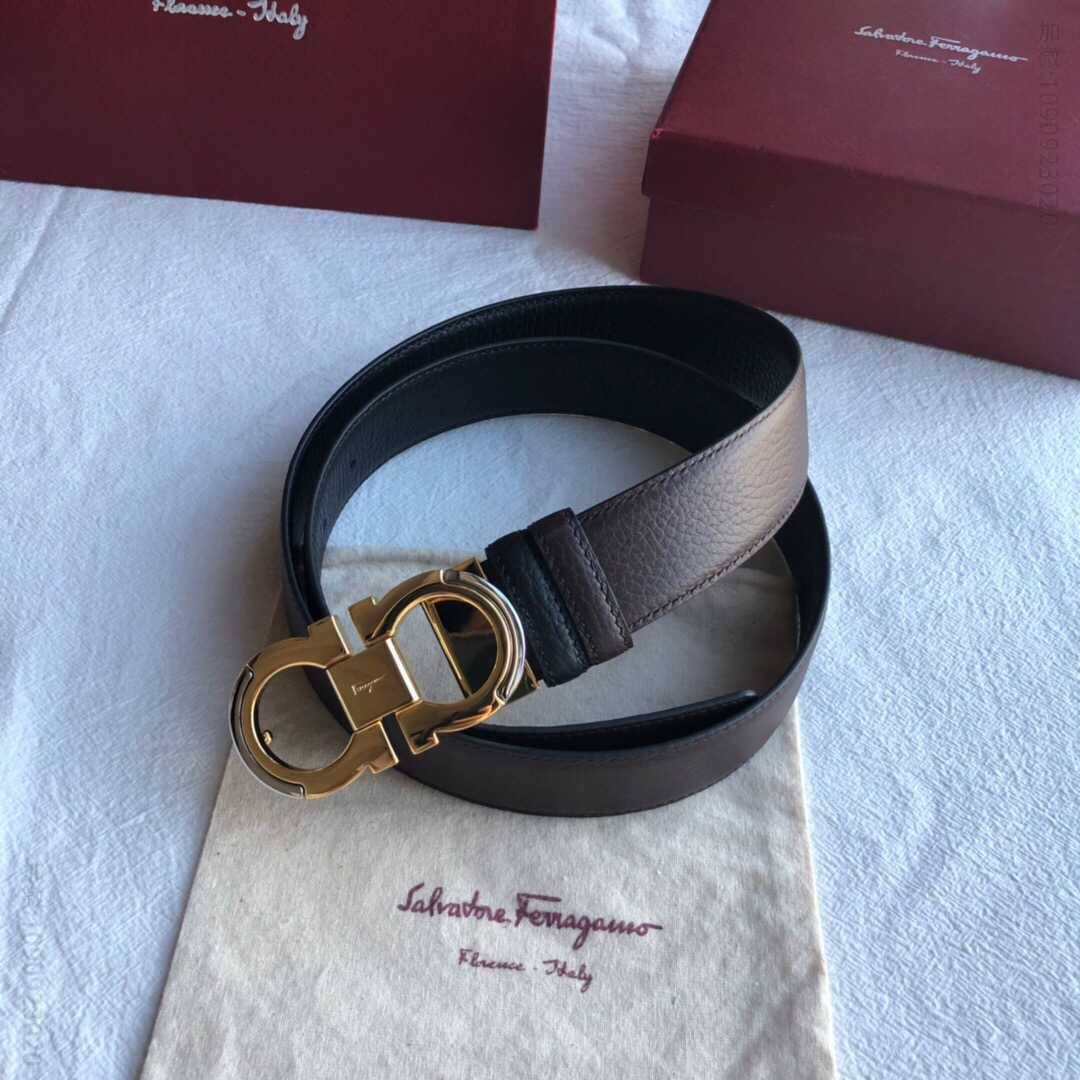 菲拉格慕(Ferragamo)Gancini扣饰3.5cm时髦的双面腰带