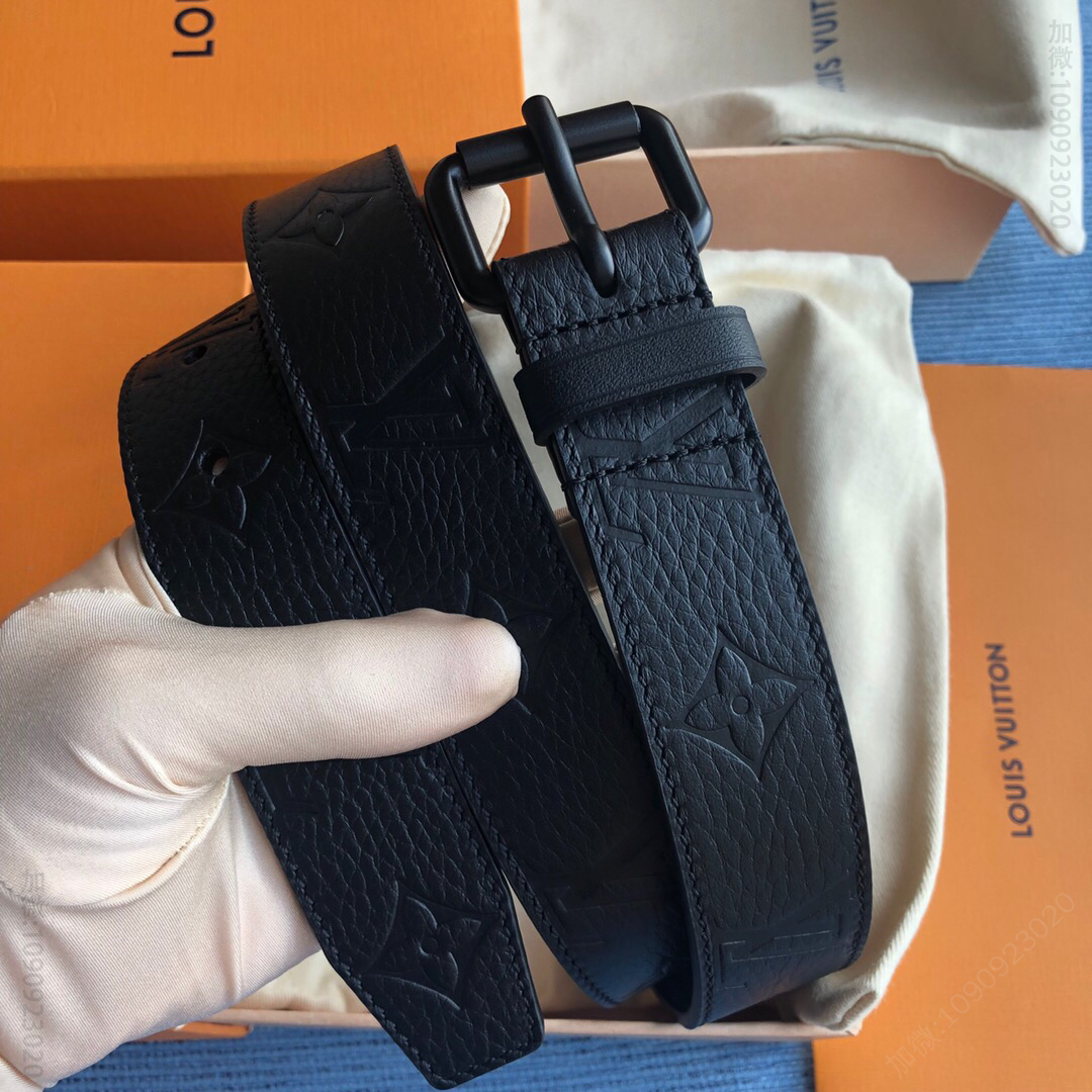 LV路易威登 经典的Monogram帆布材质/signature腰带
