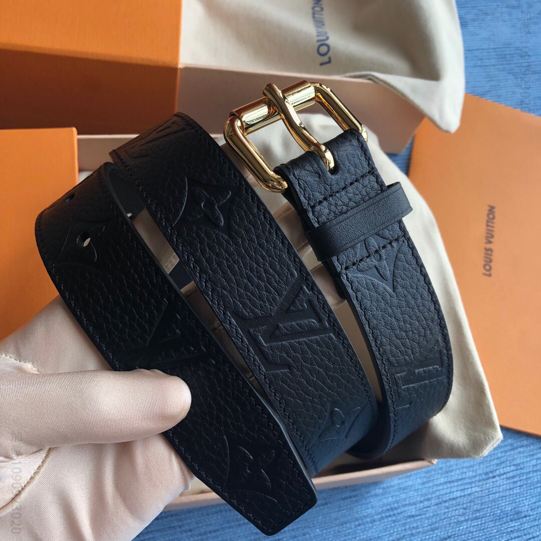 LV路易威登 经典的Monogram帆布材质/signature腰带