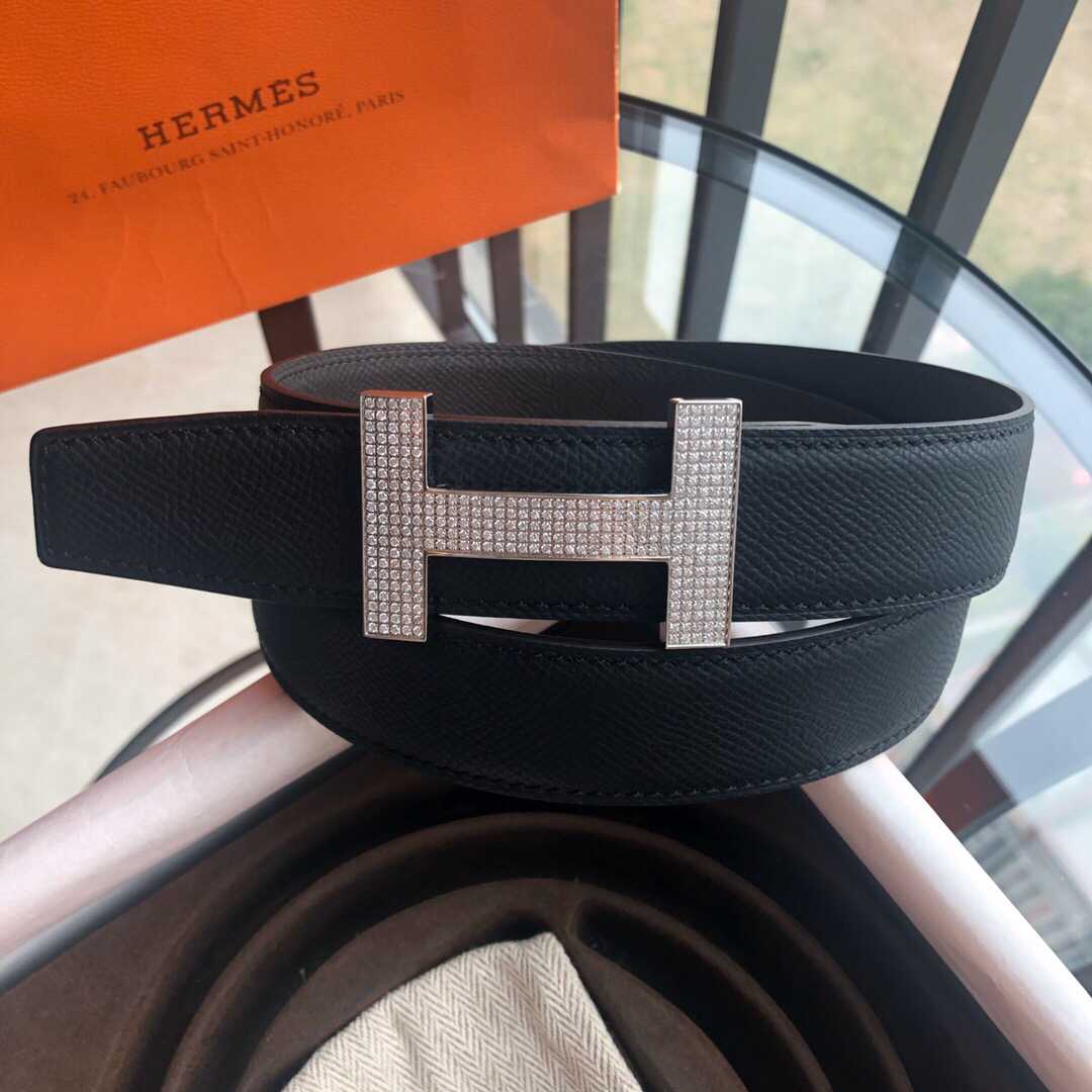 Hermes爱马仕 精钢H镶嵌钻扣，搭配双面皮腰带32毫米。
