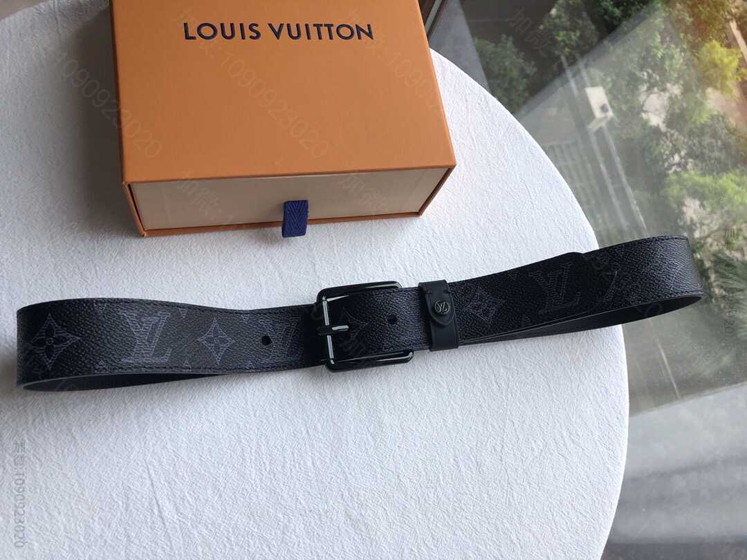 LV路易威登 Monogram ink 帆布面料裁制而成的Voyager腰带35毫米 高仿LV男士腰带 M73712 
