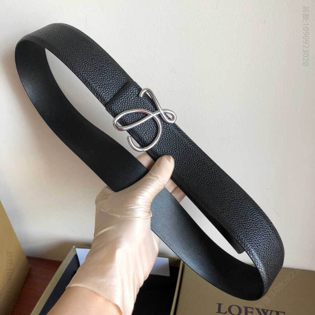 LOEWE罗意威 搭配3.8cm精钢金属扣腰带