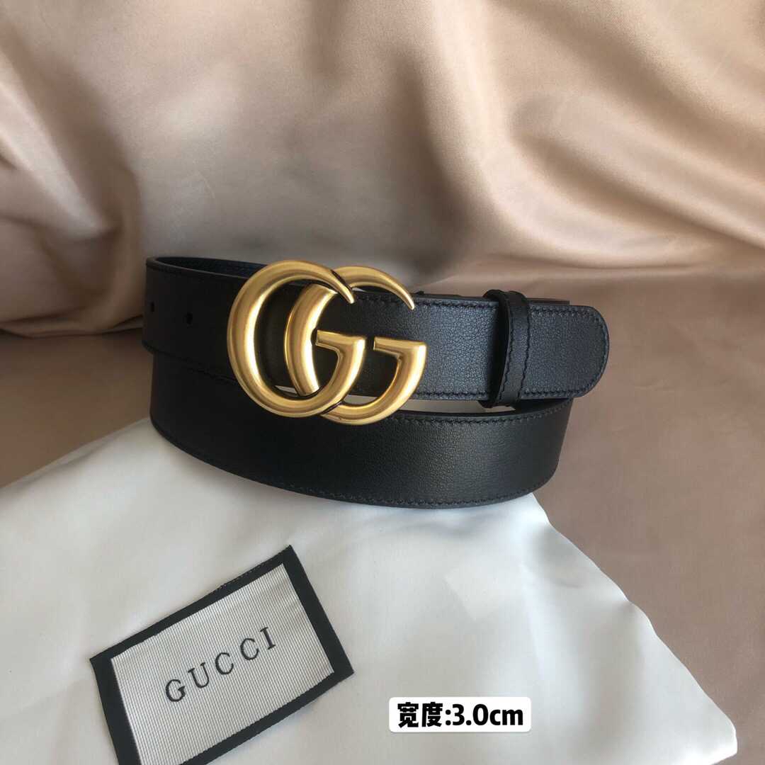 Gucci古驰采用标志性的古铜色GG搭扣男女款3.0cm腰带