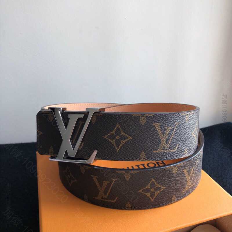 LV路易威登 标志性字母金属扣搭配经典棋盘格/老花腰带 高仿LV皮带网站 M90749 