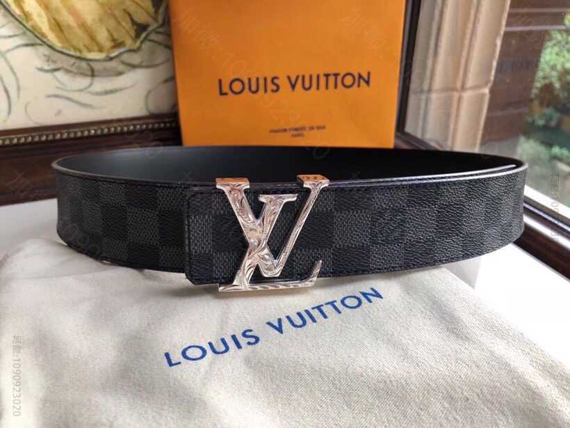 Louis Vuitton路易威登 古银字母扣棋盘格/老花男士3.8cm腰带