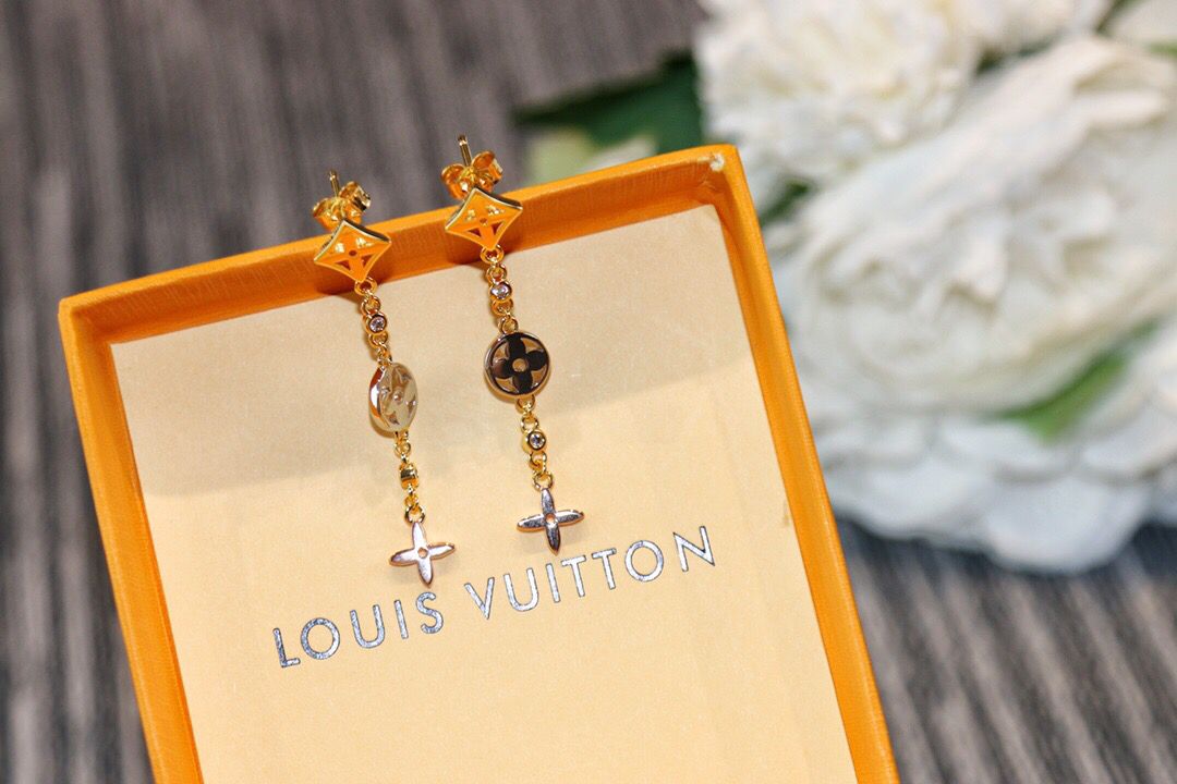 LV饰品 Louis Vuitton 路易威登 925纯银材质耳钉 LV耳环