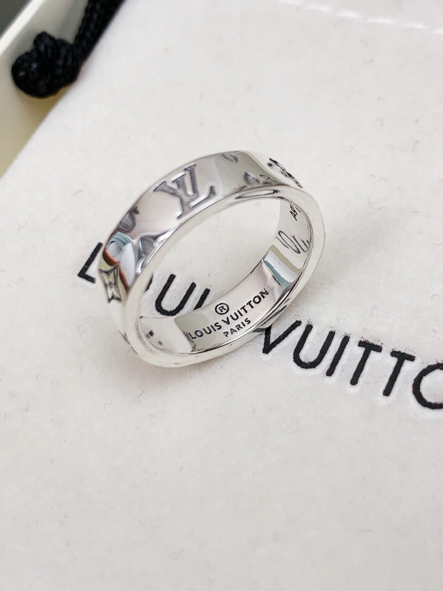 原单路易威登戒指饰品 L V 925银宽窄版 戒指 路易威登戒指饰品 