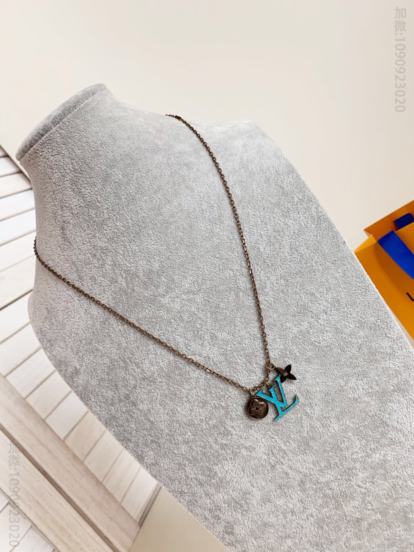 专柜新品 PENDANT CHAIN LV TURQUOISE项链