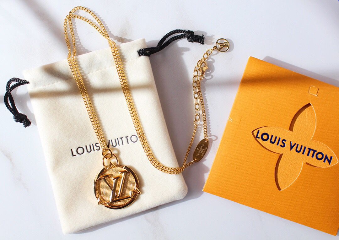 Louis Vuitton 路易威登 lv字母牌项链