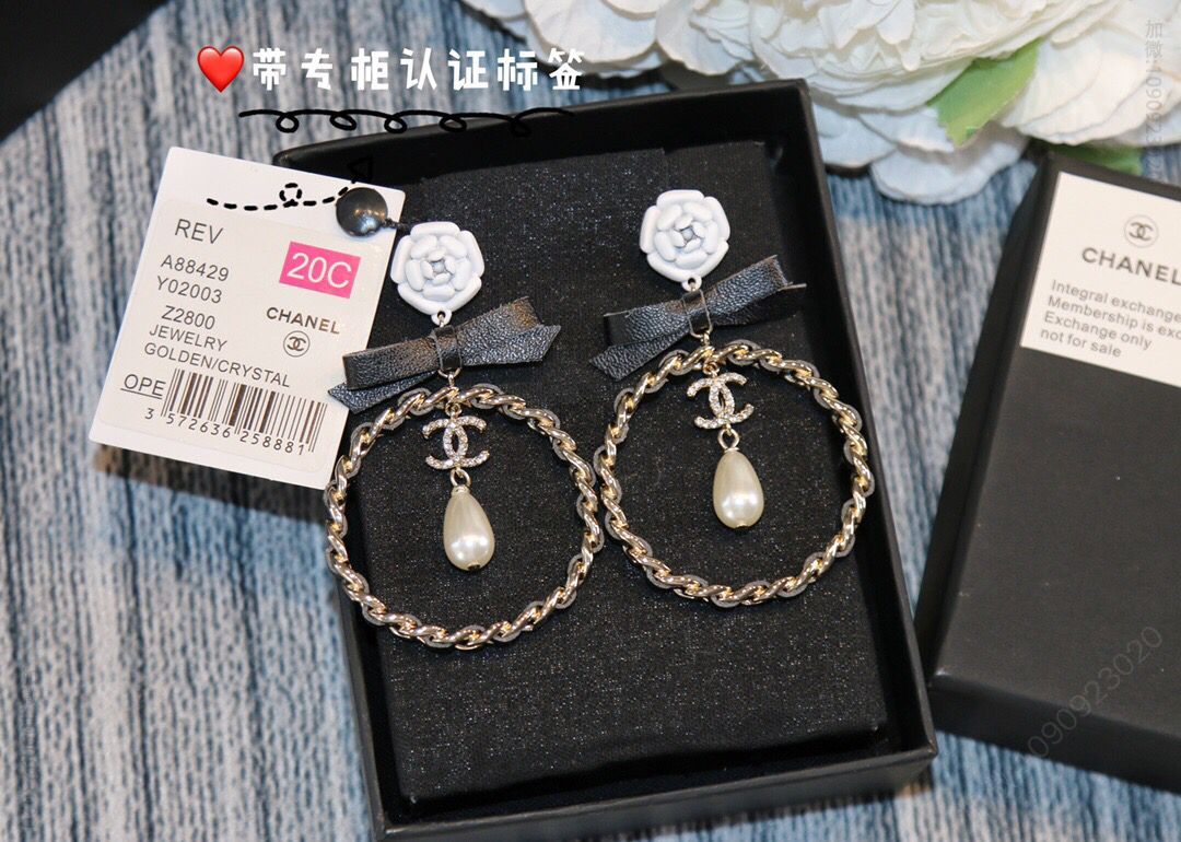 新款 CHANEL香奈儿双c山茶花珍珠耳钉耳环