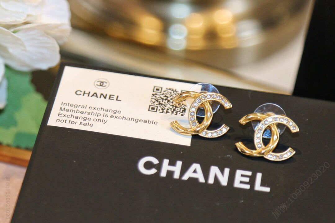 新款 CHANEL香奈儿双c满钻耳钉耳环