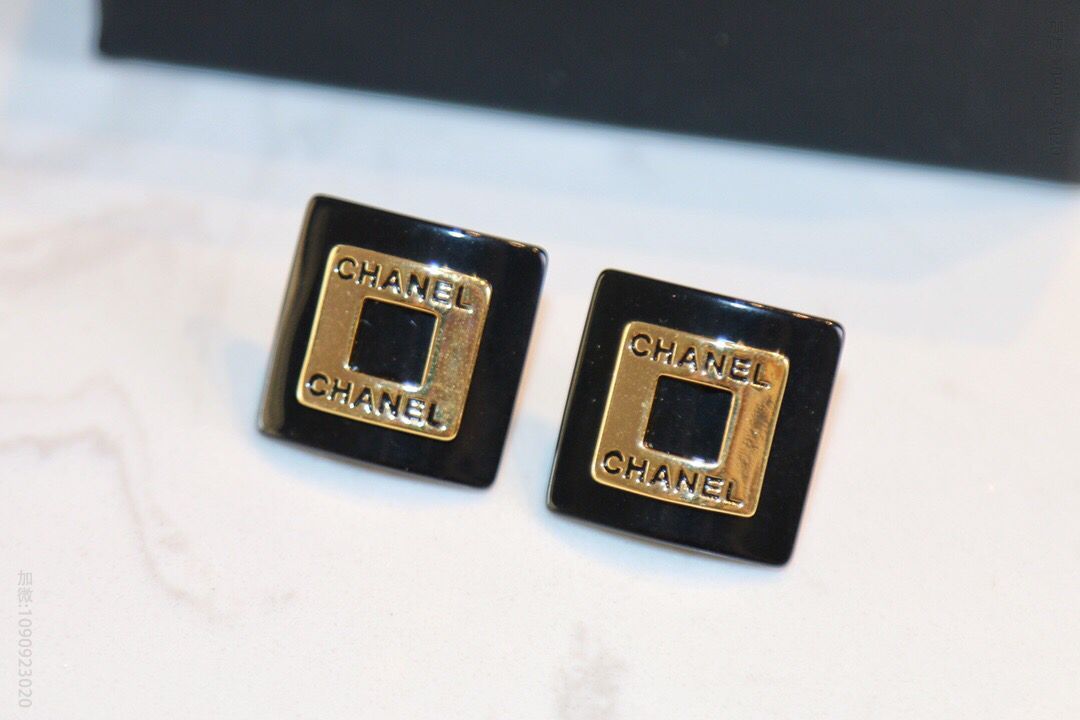 20新款CHANEL香奈儿双c字母耳钉耳环