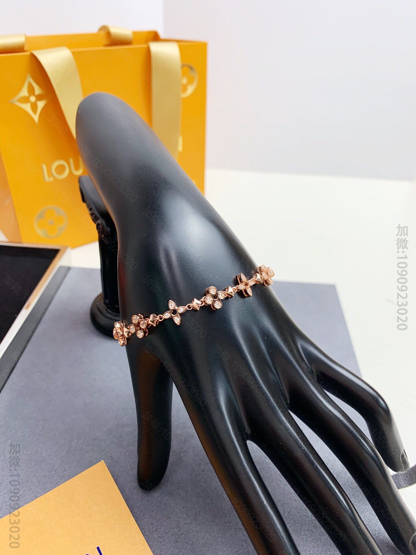 LV 单花满钻 手链 手环