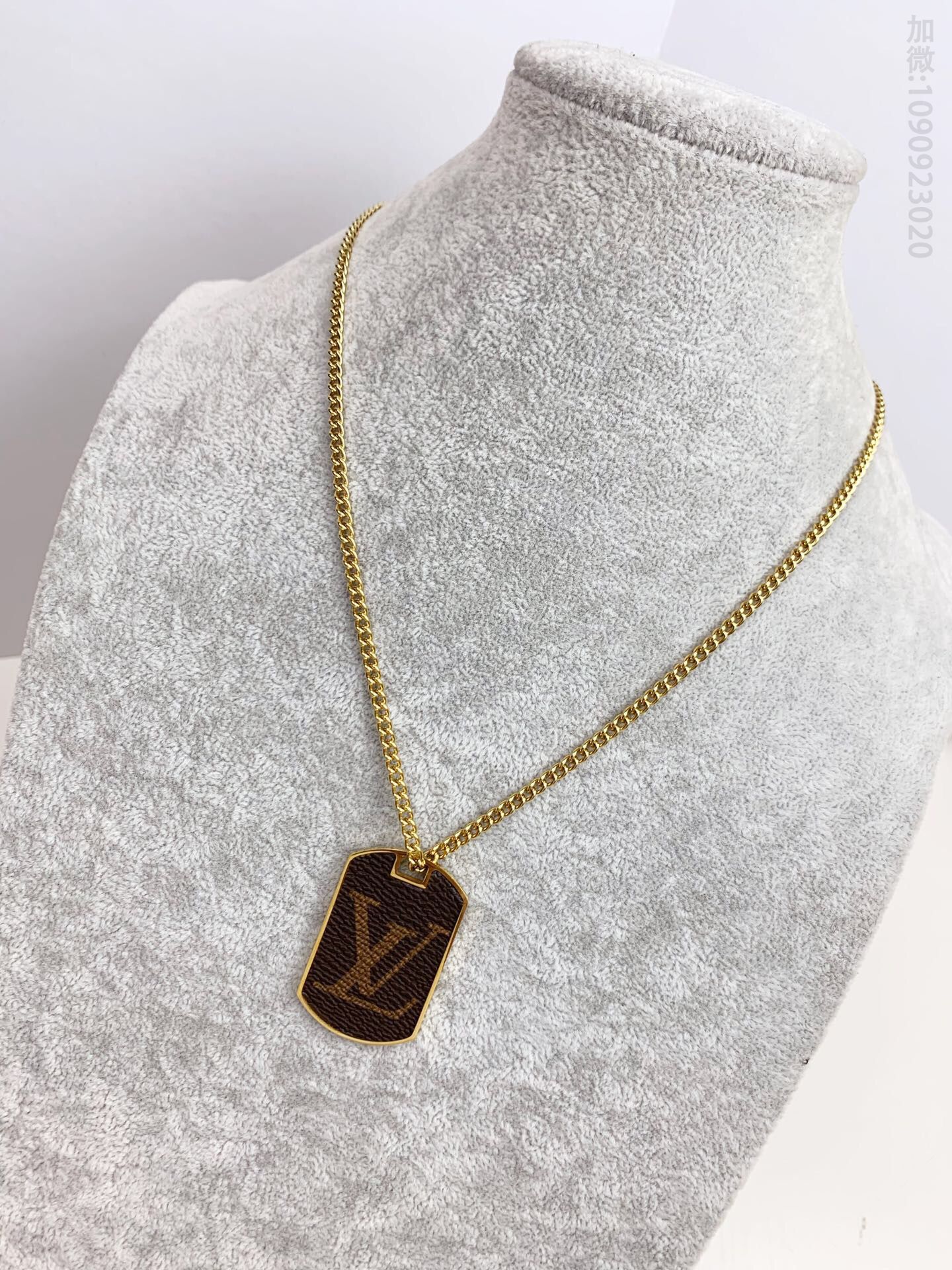 LV 925金长牌 项链