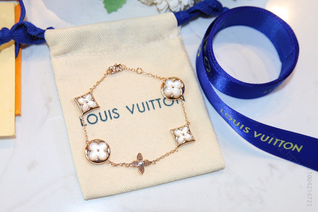精仿路易威登手链饰品 路易威登手链饰品 Louis Vuitton 路易威登 LV白贝母手链 