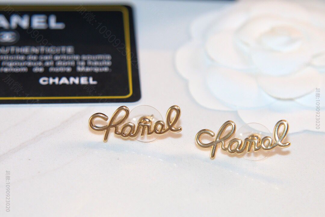 新款 CHANEL香奈儿字母Chanel耳钉耳环