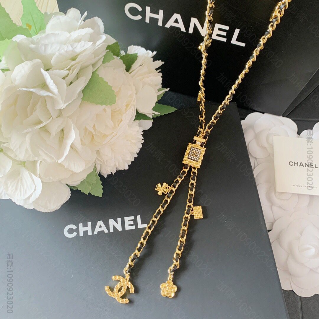 新款 CHANEL香奈儿双c香水瓶黑皮绳项链