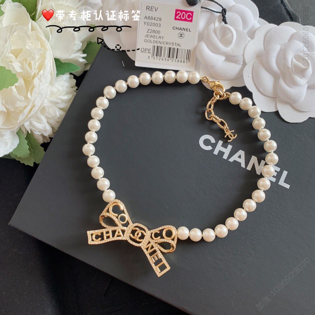 新款 CHANEL香奈儿双c蝴蝶结珍珠项链
