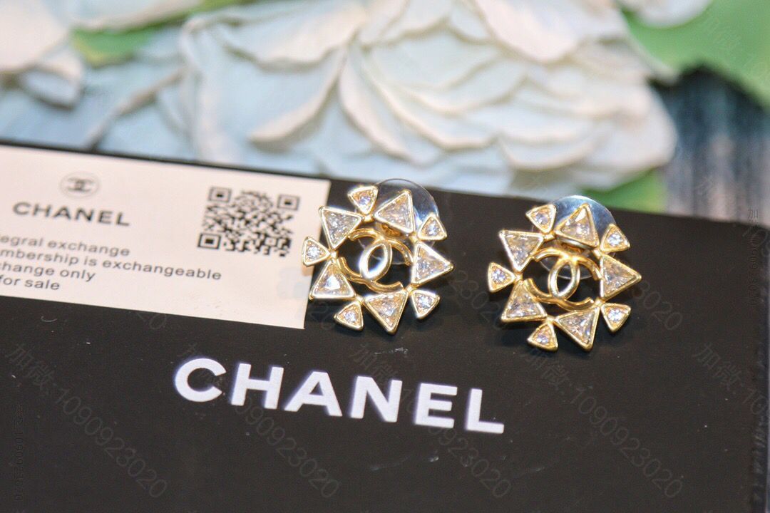 新款 CHANEL香奈儿双c耳钉耳环