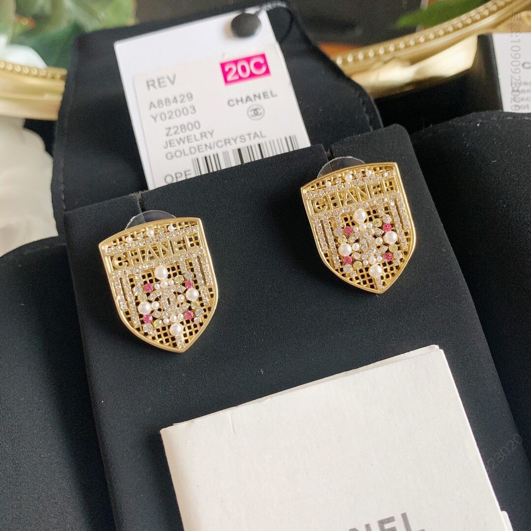 新款 CHANEL香奈儿双c盾牌耳钉耳环