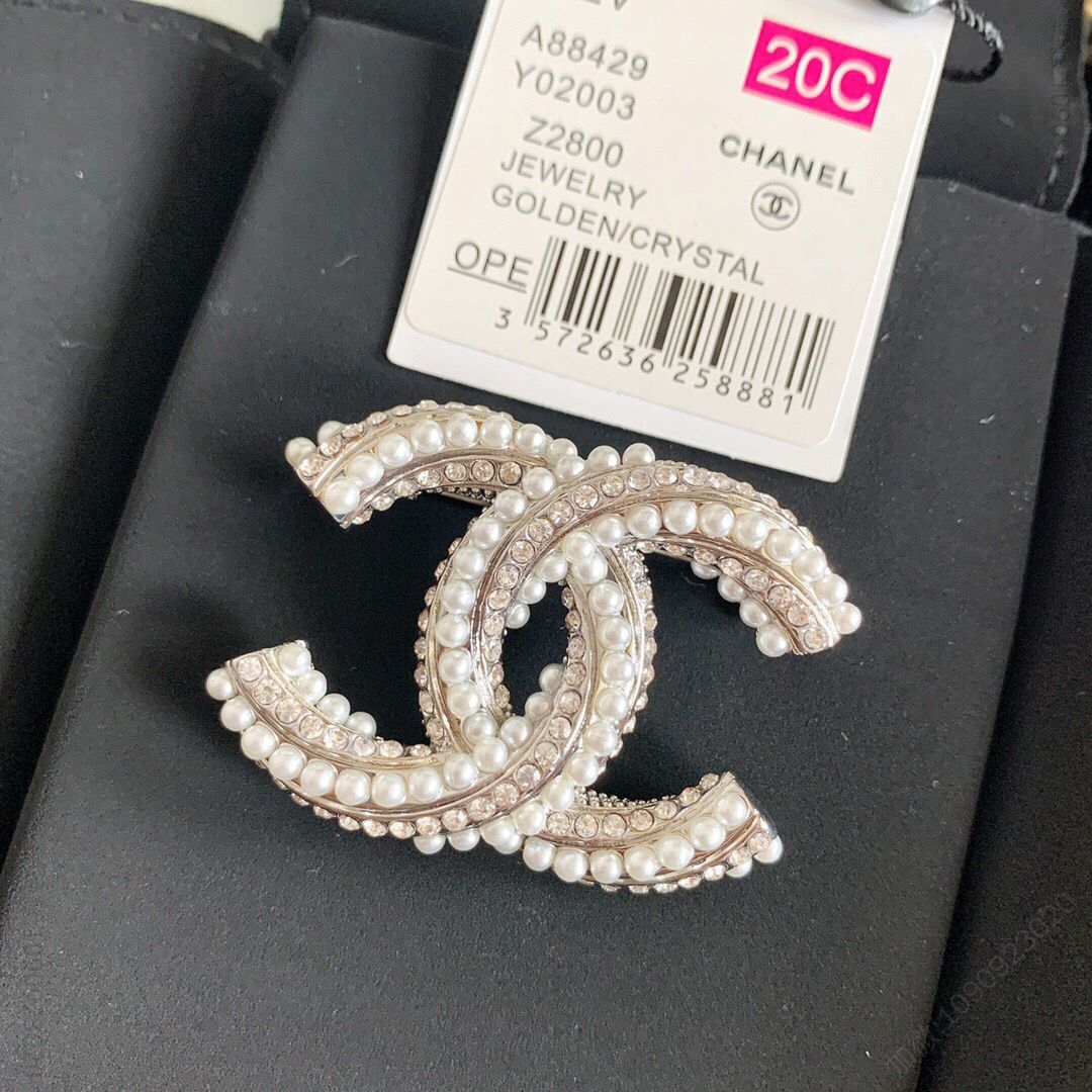新款 CHANEL香奈儿双c珍珠胸针