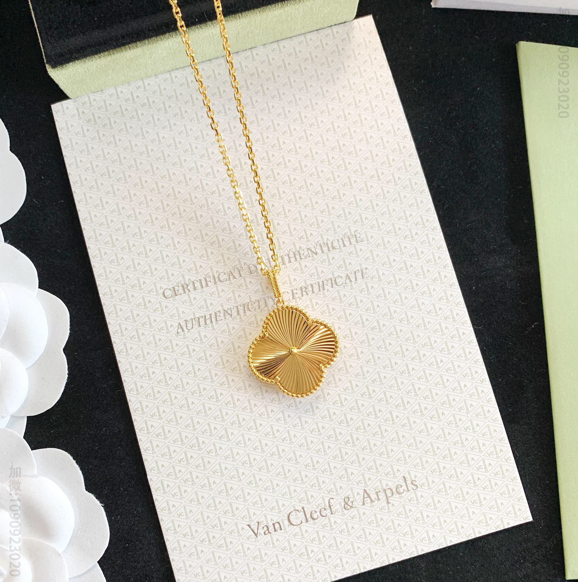 Van Cleef &Arpels 梵克雅宝新款金色大号四叶草项链毛衣链