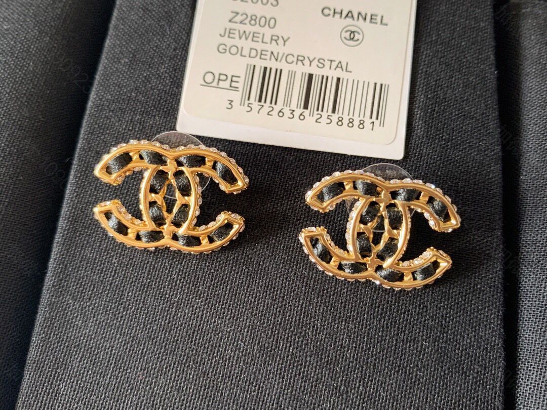 20新款CHANEL香奈儿双c黑皮绳耳钉耳环