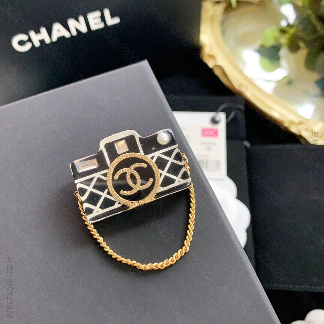 新款 CHANEL香奈儿双c相机胸针