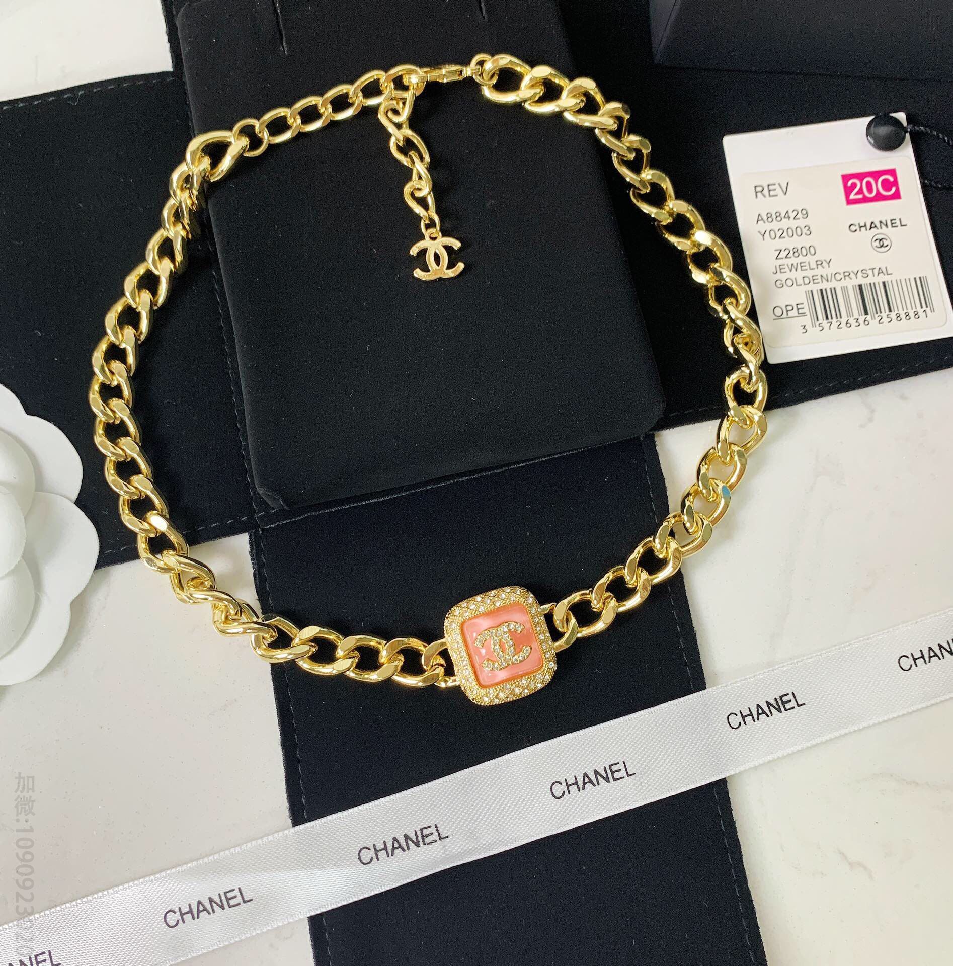 新款 CHANEL香奈儿双c粉蛋白石项链