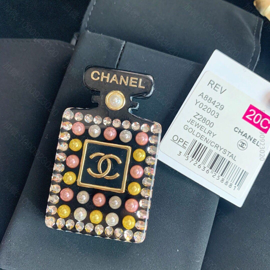 新款 CHANEL香奈儿双c彩色珍珠香水瓶胸针