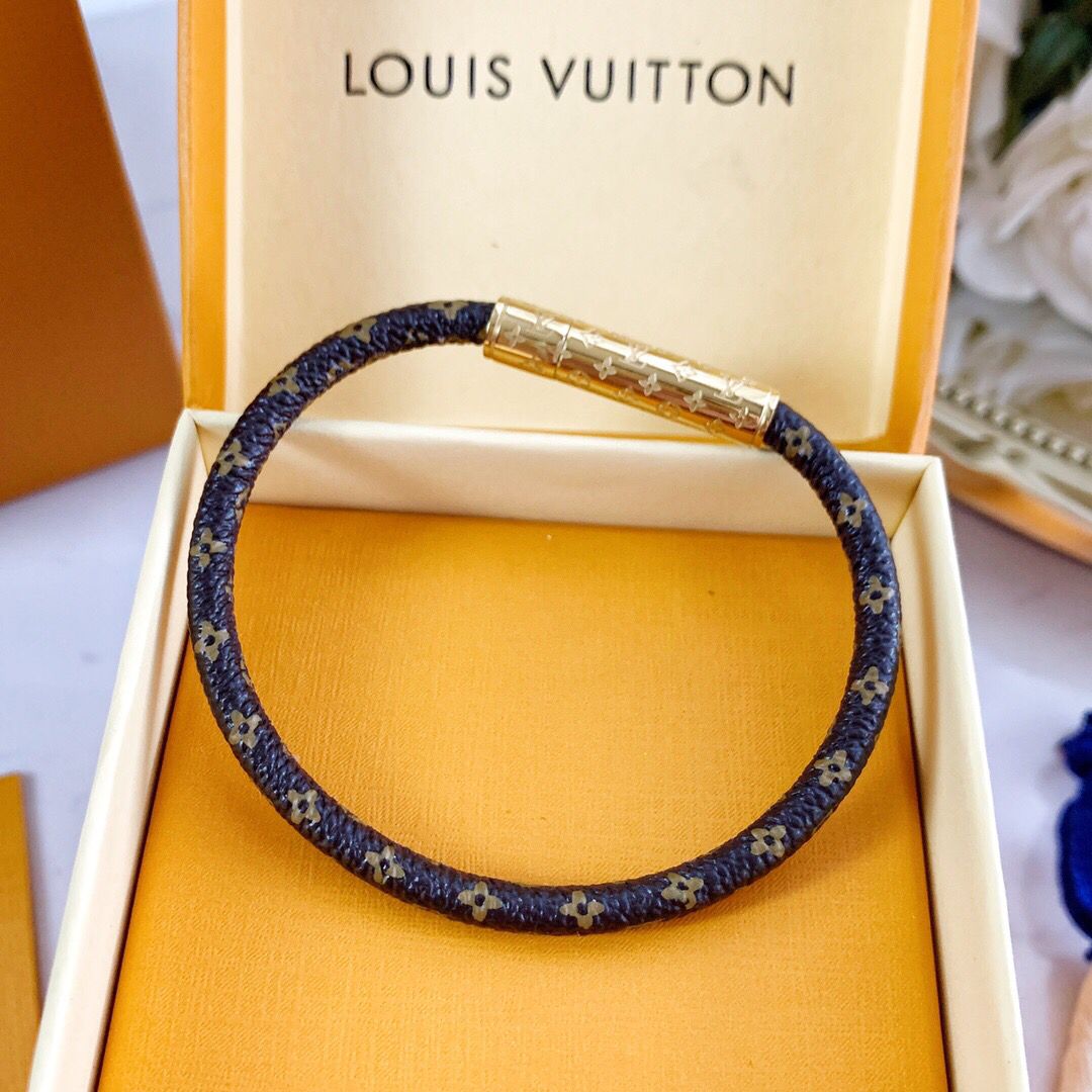 Louis Vuitton 路易威登 经典老花皮绳手链