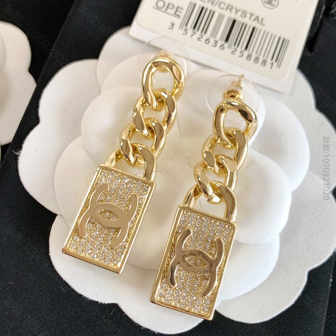 20新款CHANEL香奈儿金色字母镂空耳钉耳环