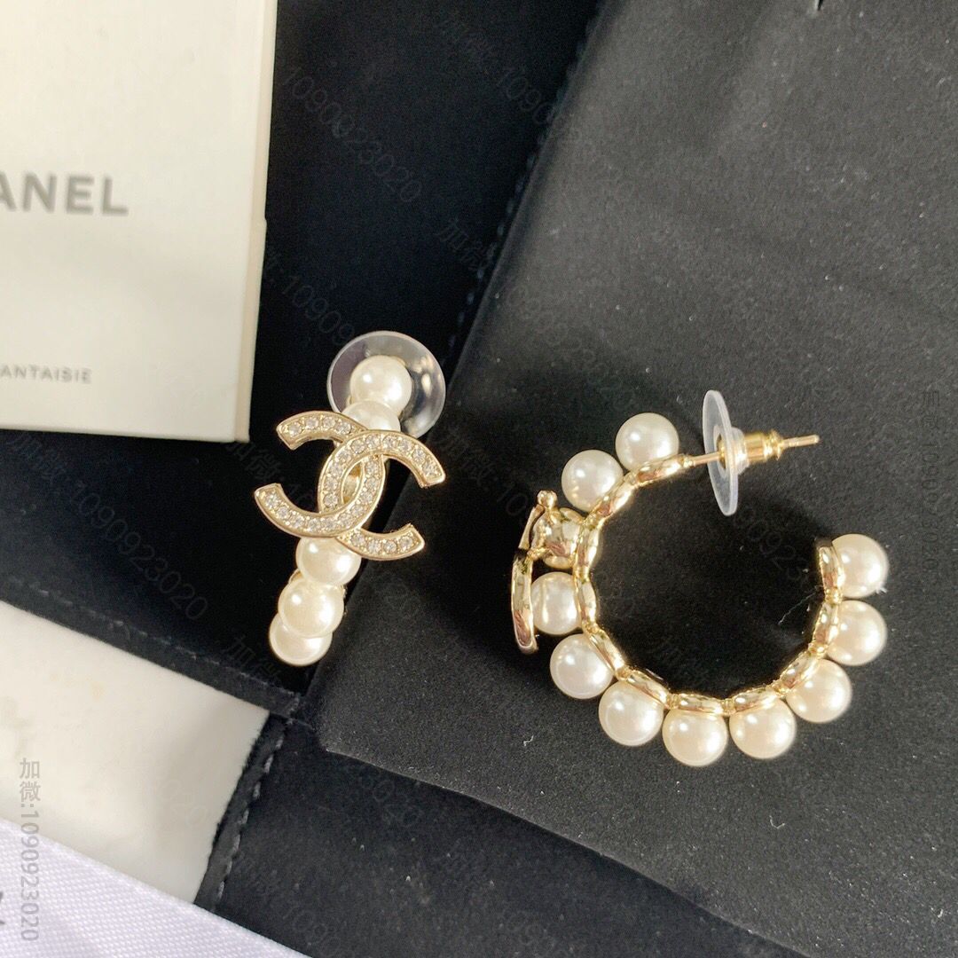 新款CHANEL香奈儿双c珍珠5系耳钉耳环